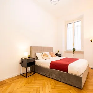 https://apt-macchi-charming.it-lombardy.com